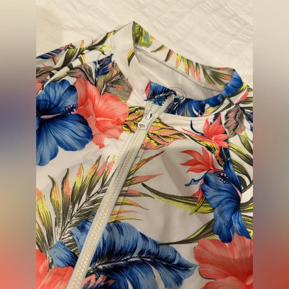 Hawaiian print long sleeve Swimsuit size 6-6X